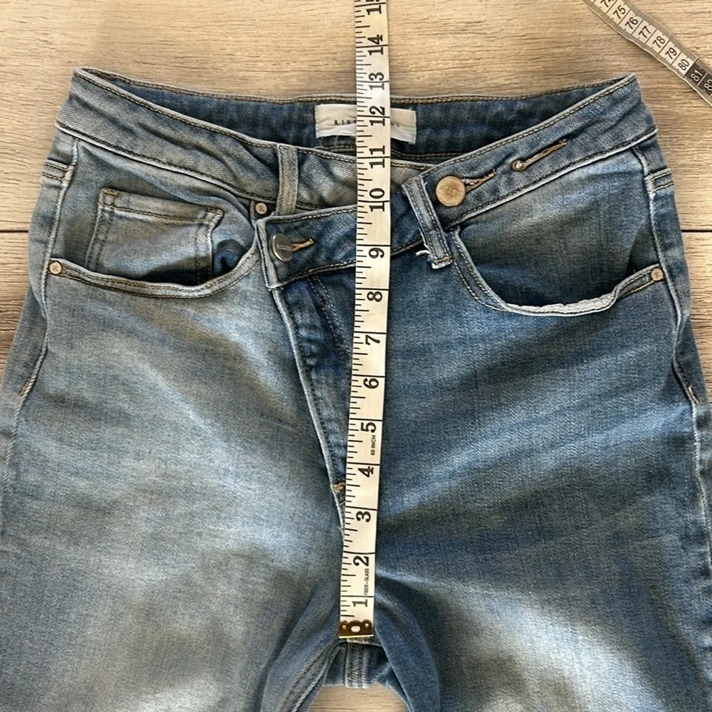 Risen Crossover Two Toned jeans size 27 ankle straight